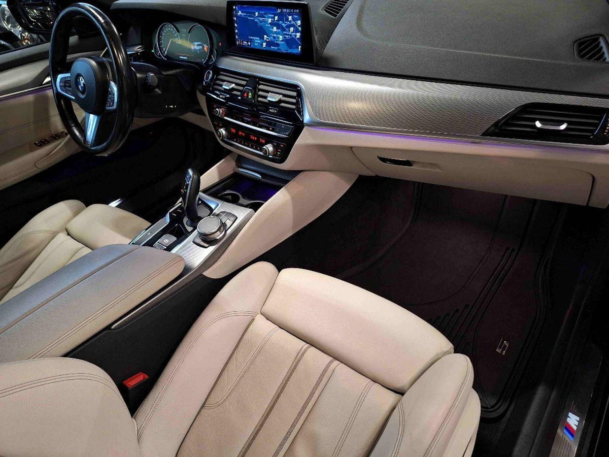 BMW Serie 5 Touring 520d xDrive  Msport (8)