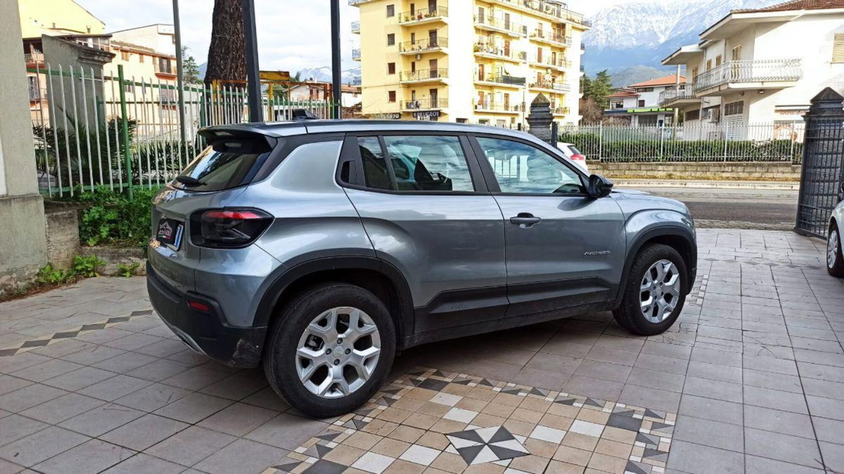 Jeep Avenger 1.2 turbo Altitude fwd 100cv (2)