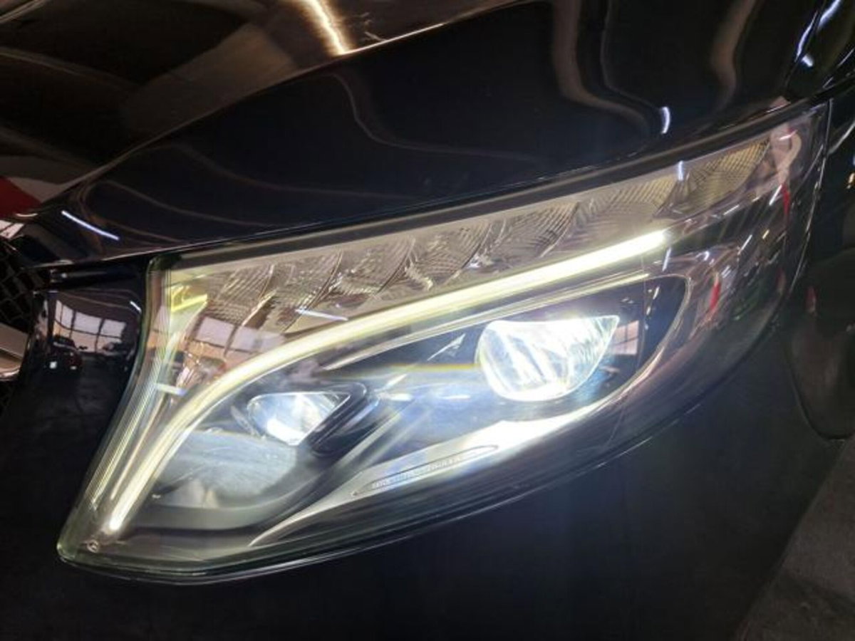 Mercedes-Benz Classe V 220 d Premium Extralong (15)