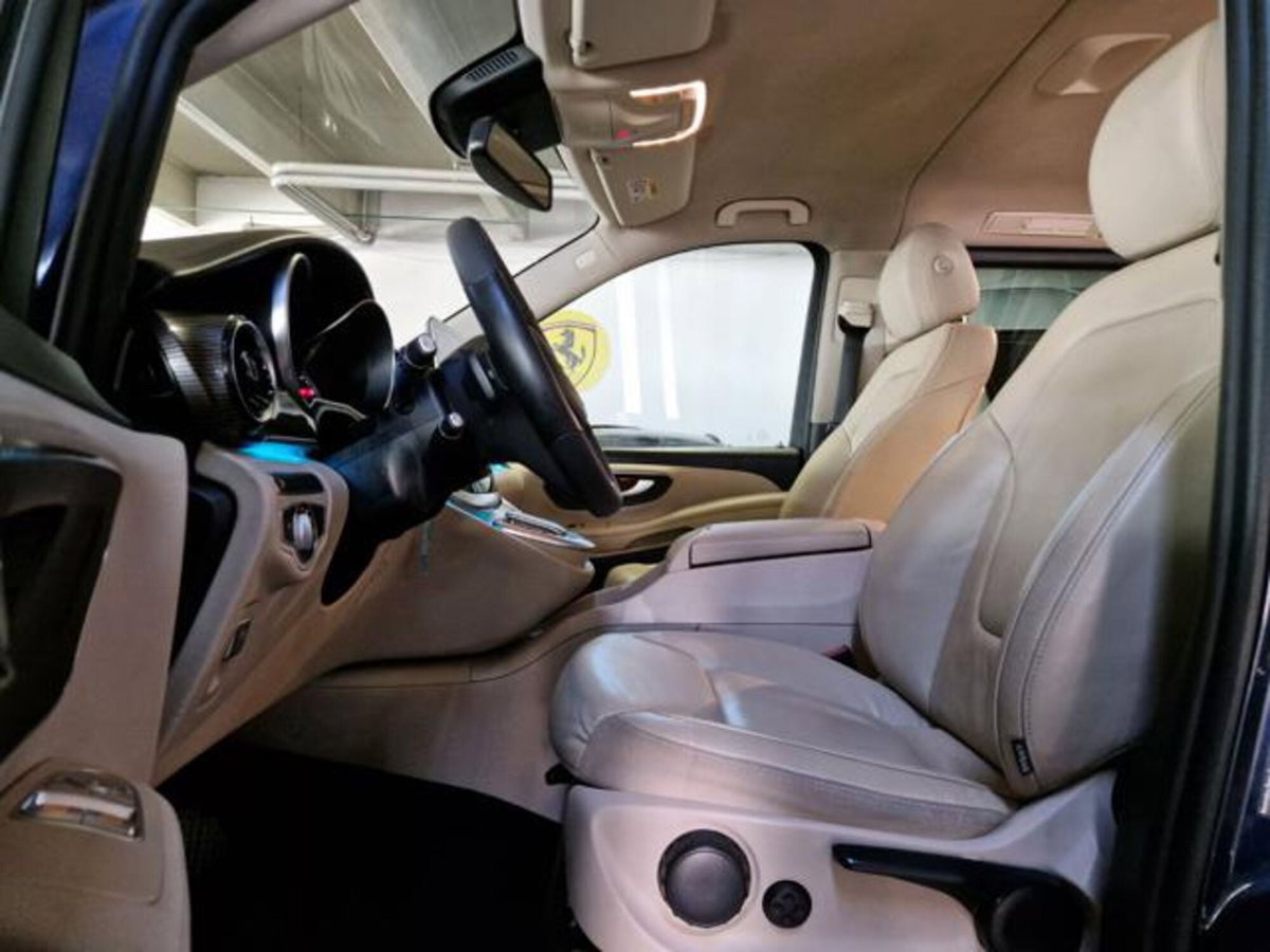 Mercedes-Benz Classe V 220 d Premium Extralong (7)