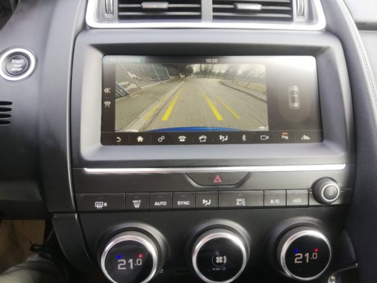 Jaguar E-Pace 2.0D 150 CV AWD aut. (12)
