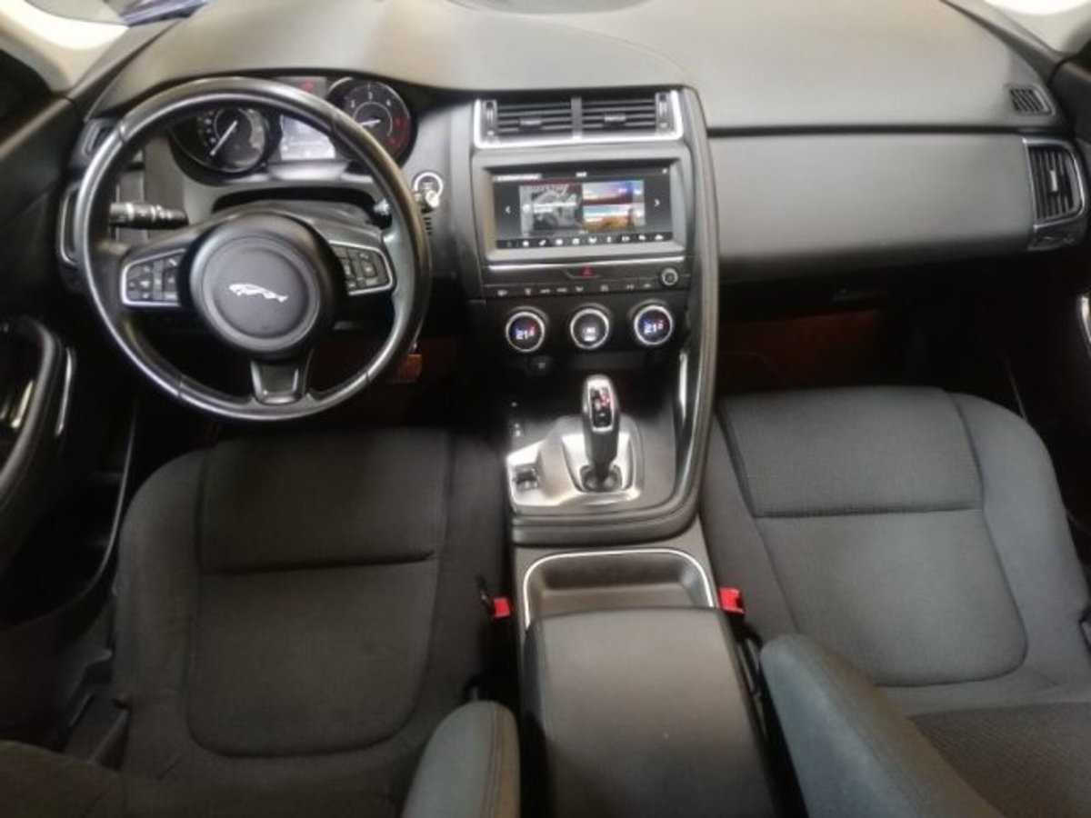Jaguar E-Pace 2.0D 150 CV AWD aut. (16)