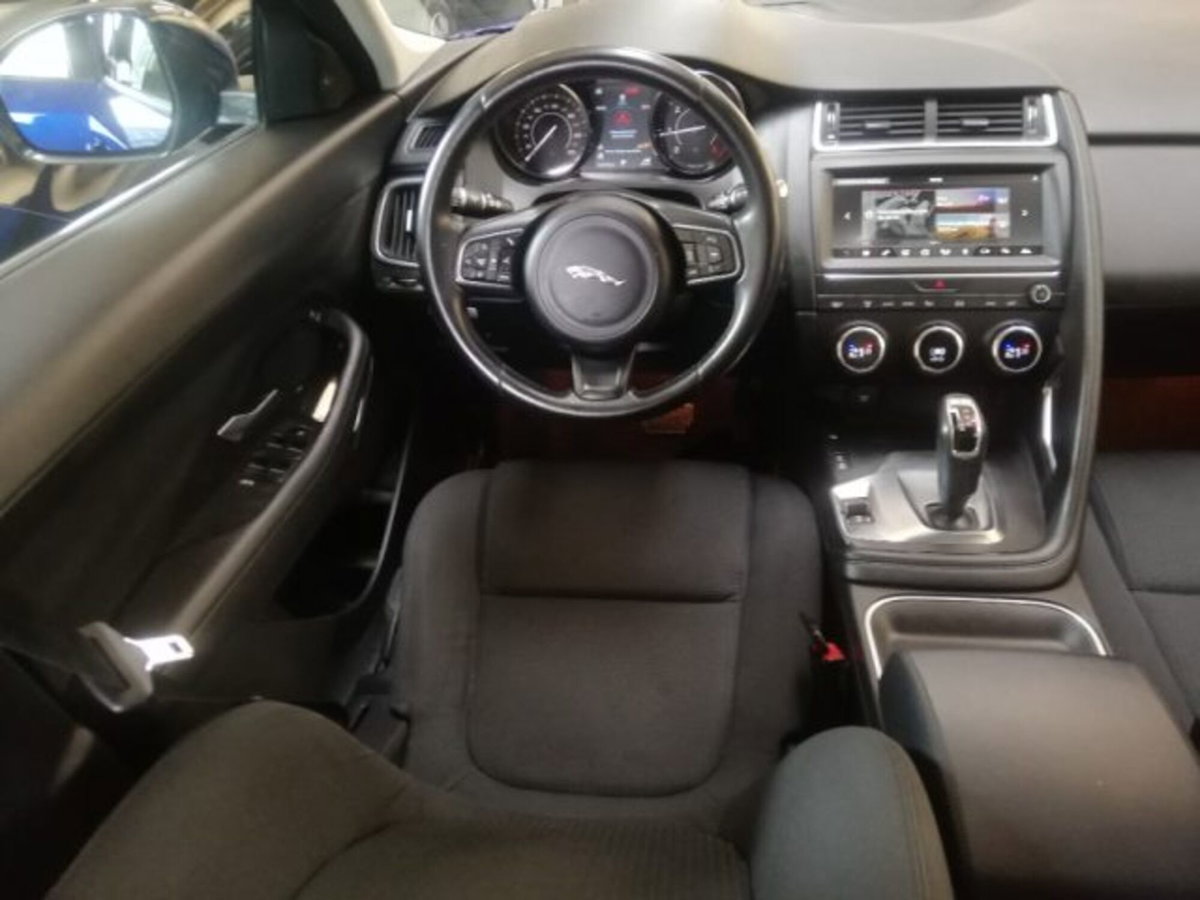 Jaguar E-Pace 2.0D 150 CV AWD aut. (17)
