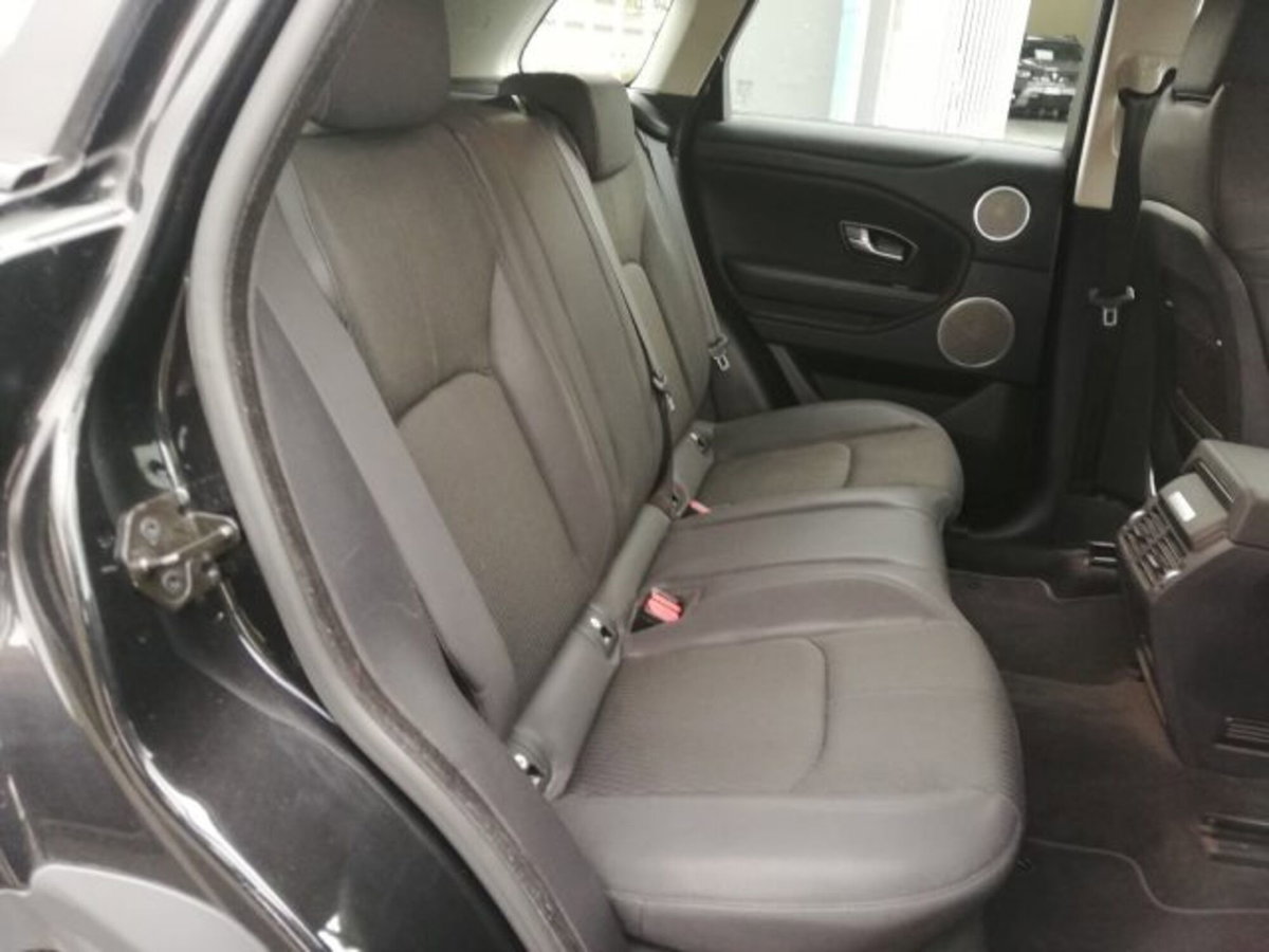 Land Rover Range Rover Evoque 2.0 eD4 5p. Pure (20)