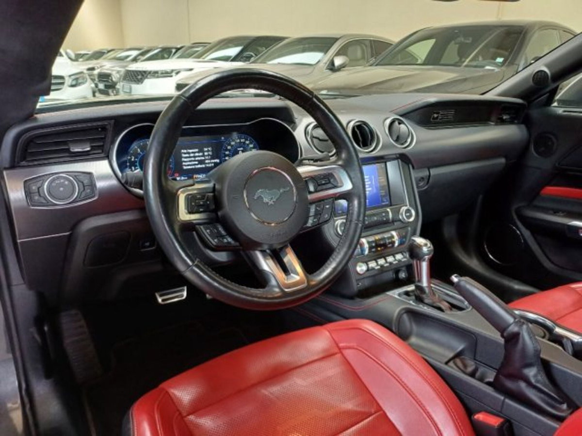 Ford Mustang Coupé Fastback 5.0 V8 aut. GT (17)