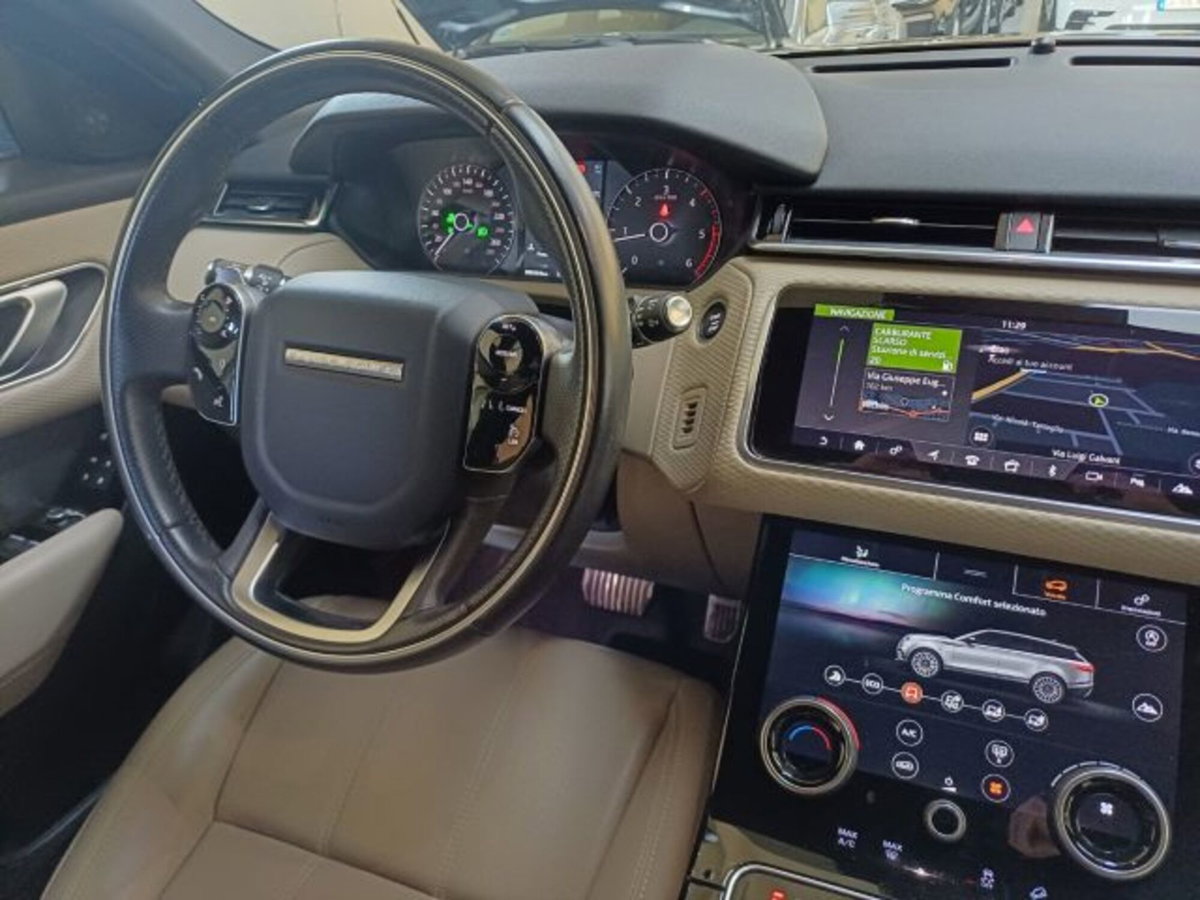 Land Rover Range Rover Velar 2.0D I4 180 CV R-Dynamic HSE (16)