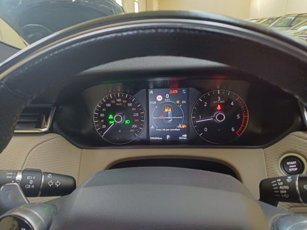 Land Rover Range Rover Velar 2.0D I4 180 CV R-Dynamic HSE (19)