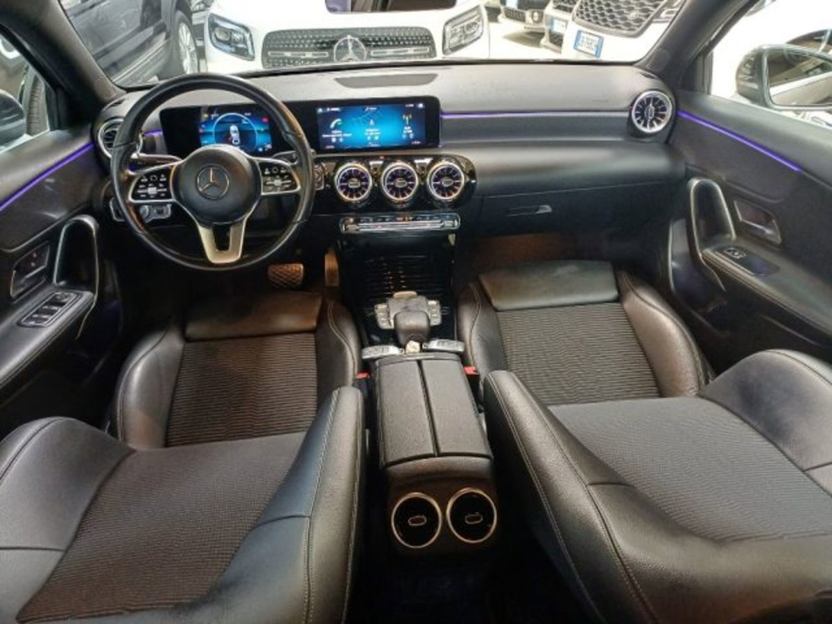 Mercedes-Benz Classe A Sedan 220 d Automatic 4Matic 4p. Business (11)