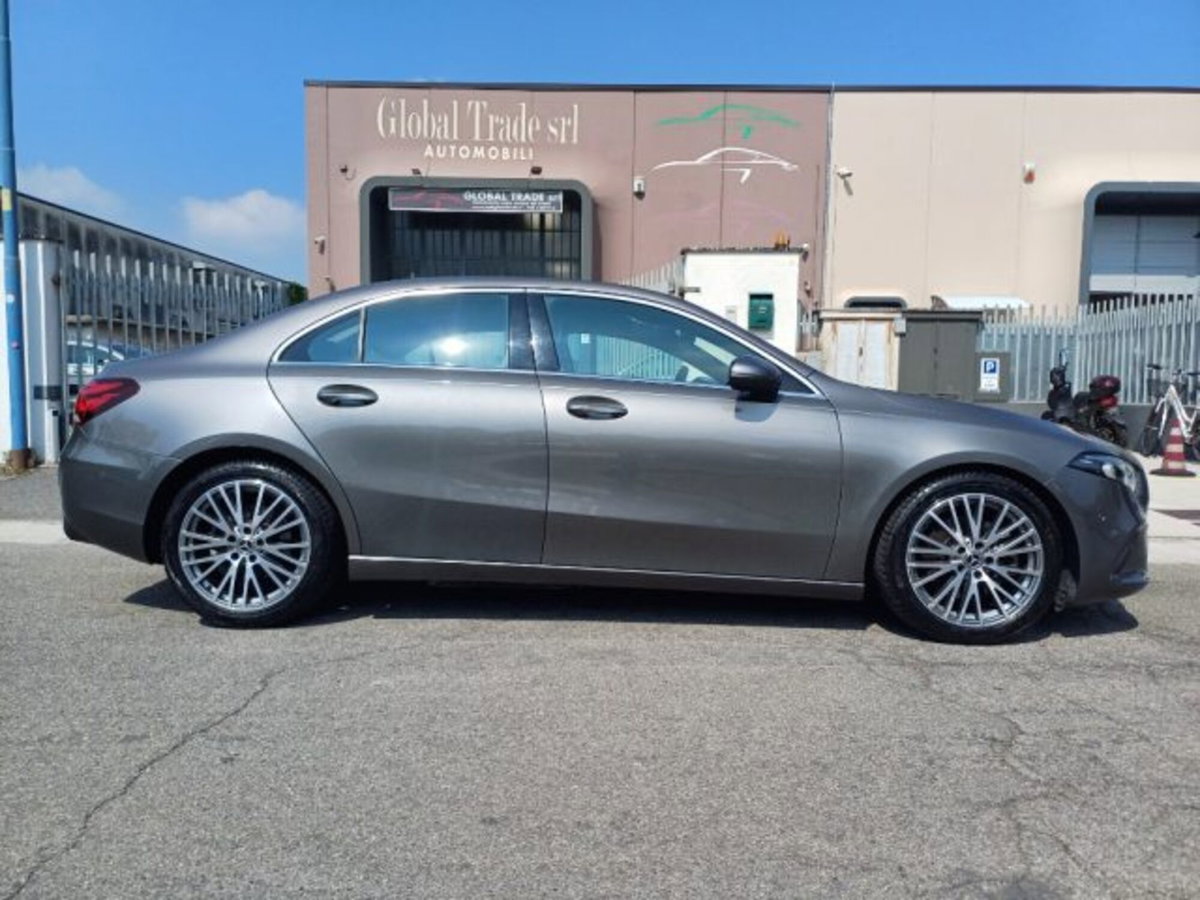 Mercedes-Benz Classe A Sedan 220 d Automatic 4Matic 4p. Business (3)
