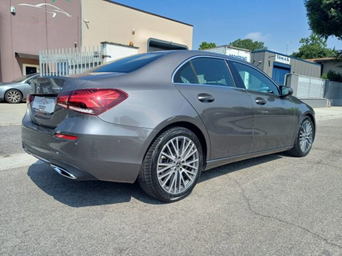 Mercedes-Benz Classe A Sedan 220 d Automatic 4Matic 4p. Business (4)