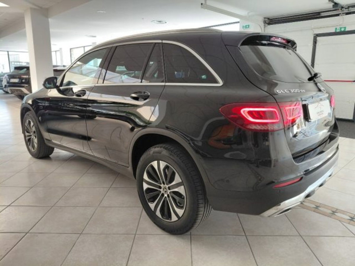 Mercedes-Benz GLC SUV 300 de 4Matic EQ-Power Business (7)