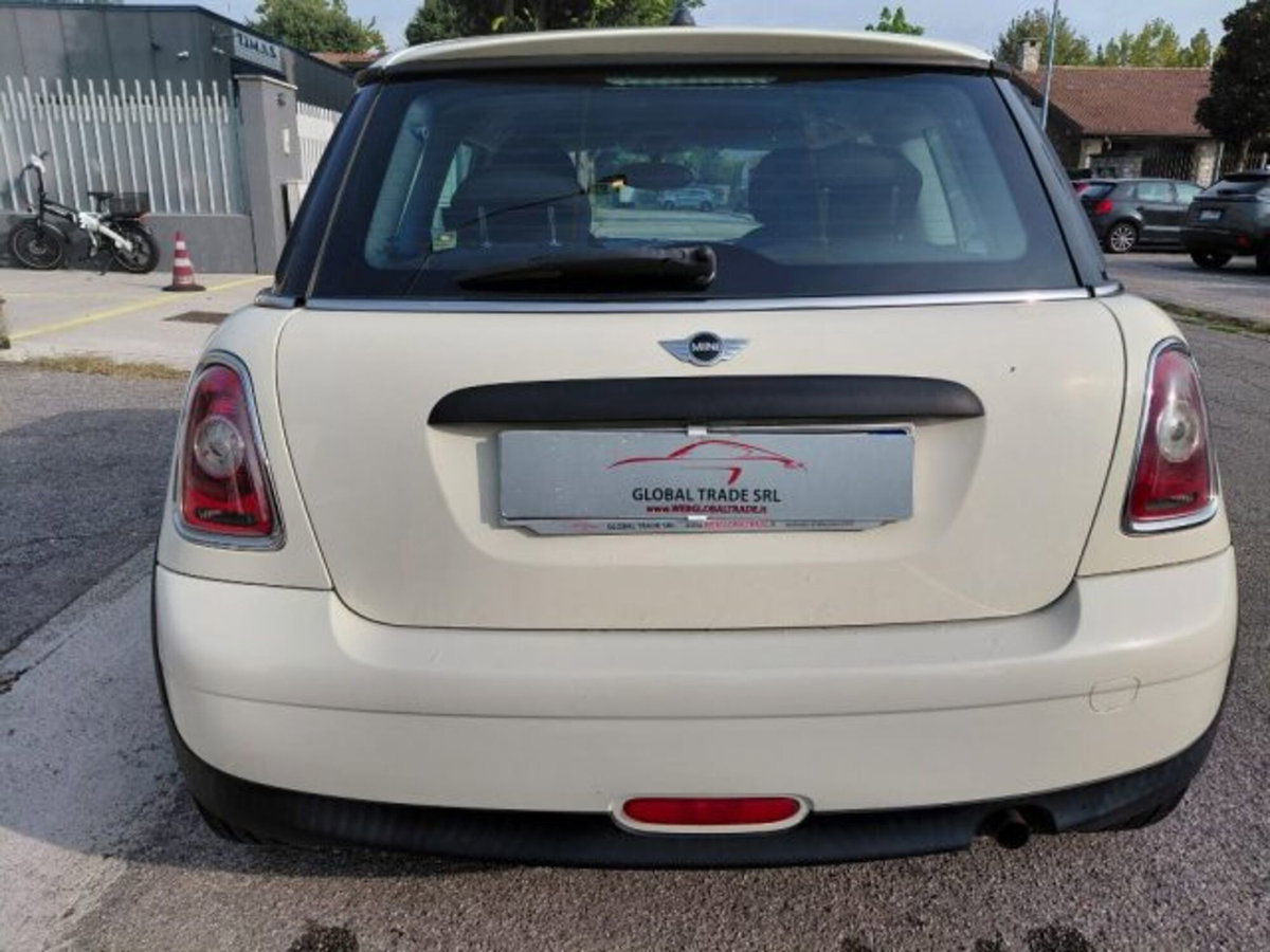 MINI Mini 1.4 16V One (55kW) (4)