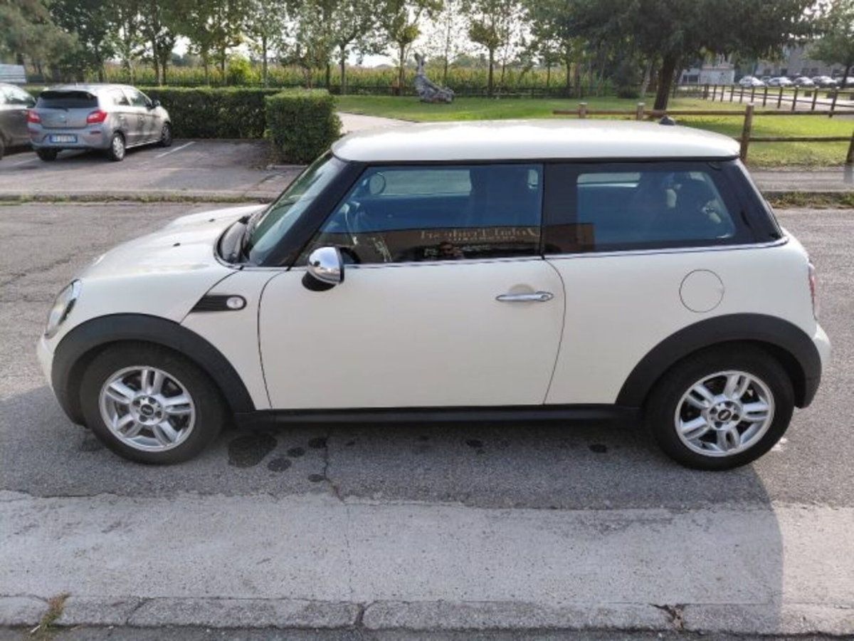 MINI Mini 1.4 16V One (55kW) (6)