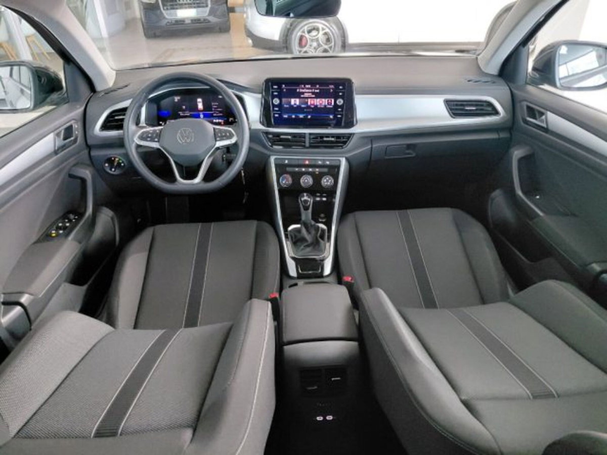 Volkswagen T-Roc 1.5 tsi Life dsg (11)