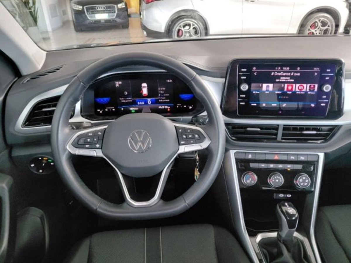 Volkswagen T-Roc 1.5 tsi Life dsg (17)