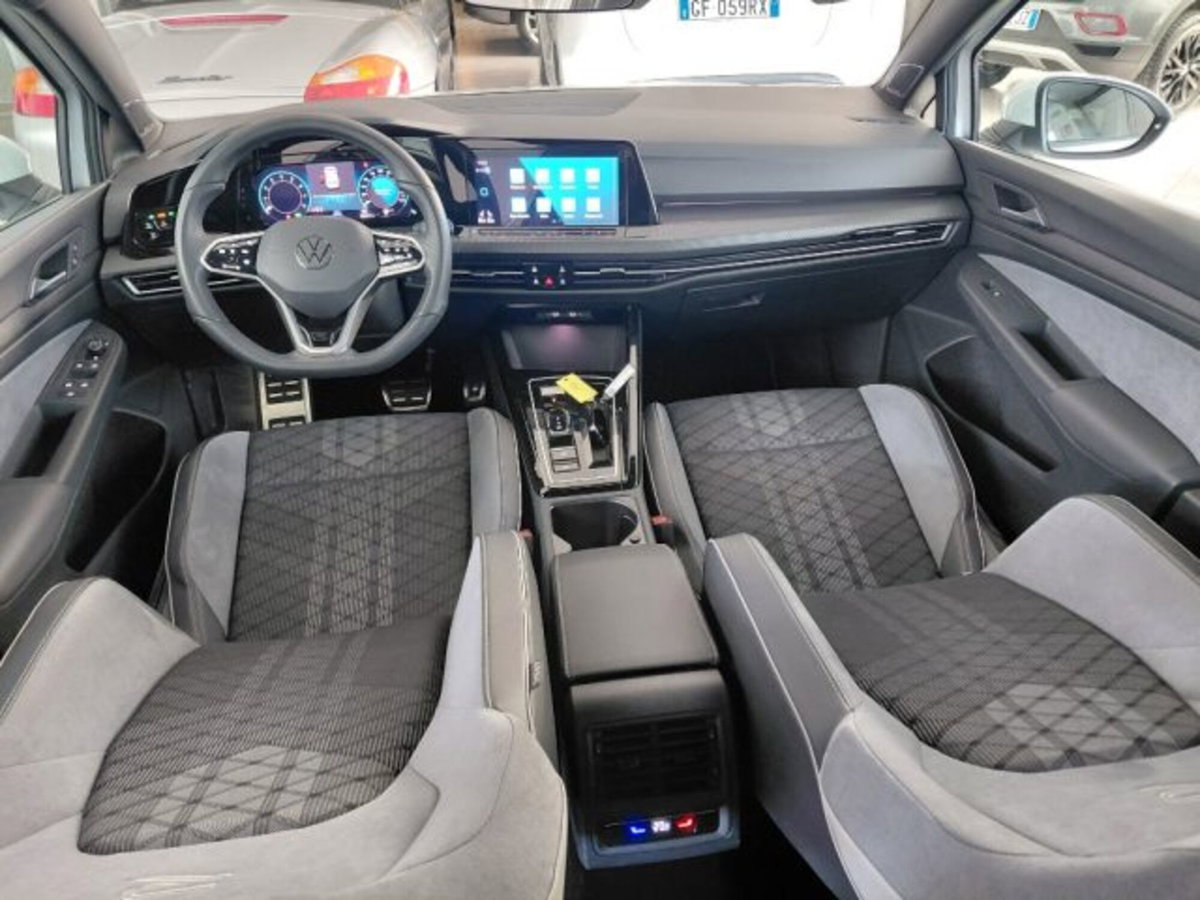 Volkswagen Golf 1.5 TSI 150 CV EVO ACT R-Line (11)