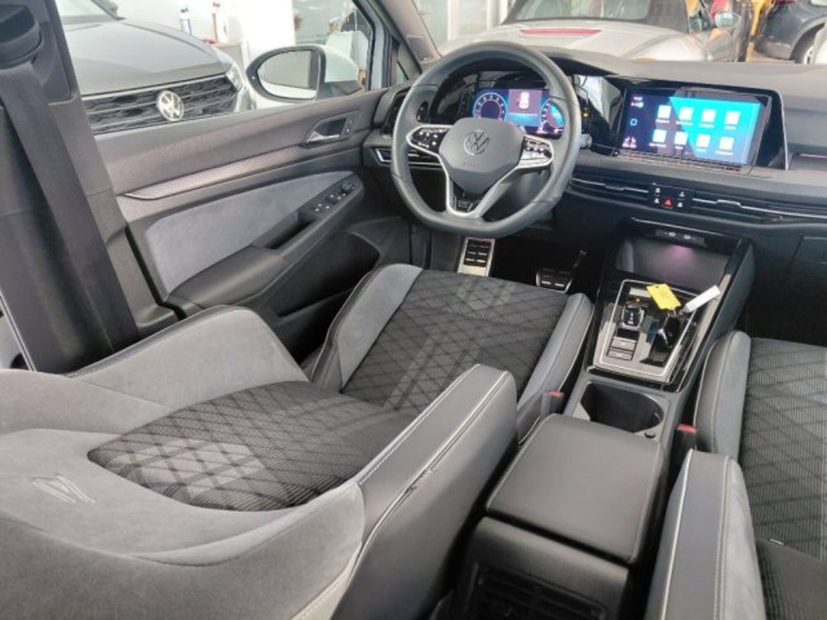 Volkswagen Golf 1.5 TSI 150 CV EVO ACT R-Line (14)