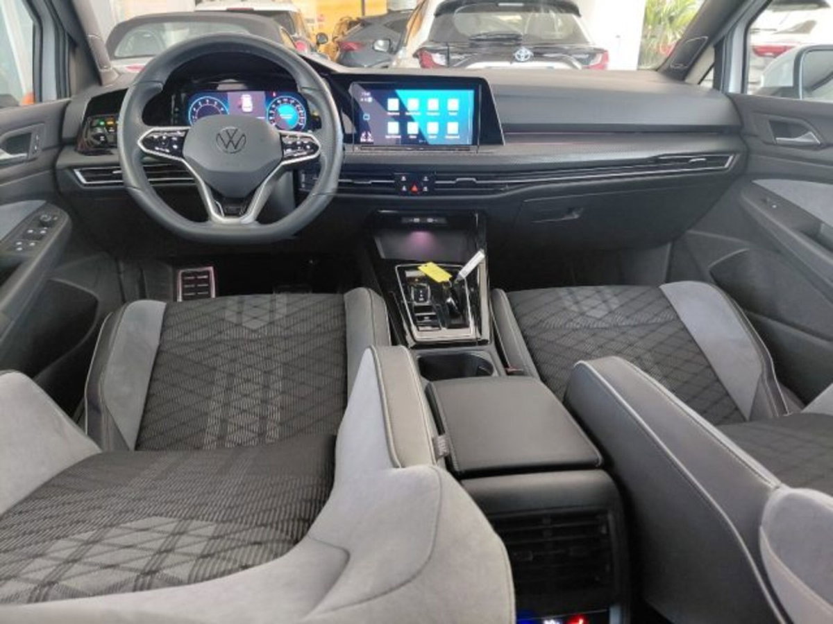 Volkswagen Golf 1.5 TSI 150 CV EVO ACT R-Line (15)