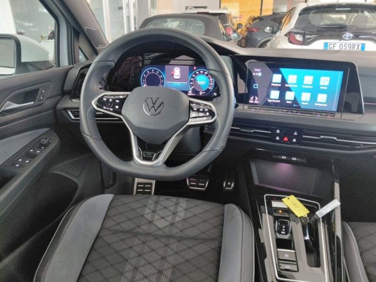 Volkswagen Golf 1.5 TSI 150 CV EVO ACT R-Line (19)