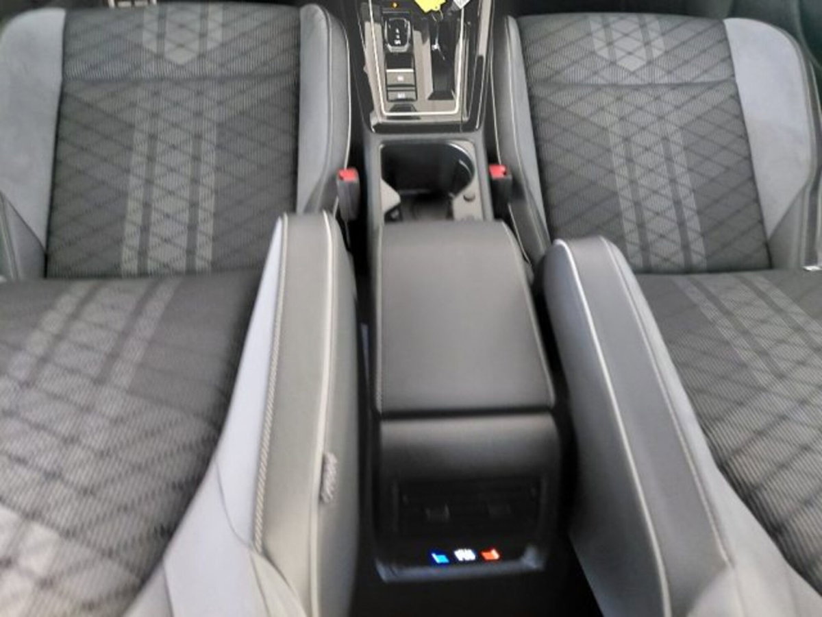 Volkswagen Golf 1.5 TSI 150 CV EVO ACT R-Line (20)