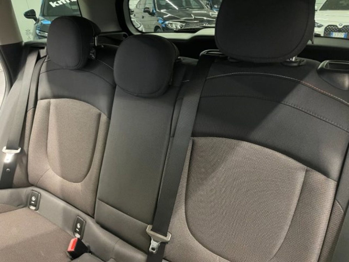 MINI Mini Clubman 1.5 One D Business Clubman (8)