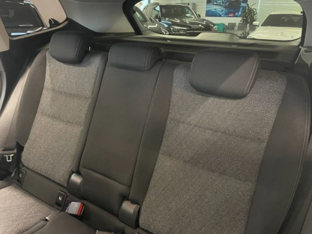BMW X1 sDrive 18d Edition Essence (13)