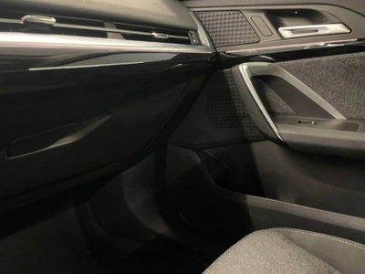 BMW X1 sDrive 18d Edition Essence (16)