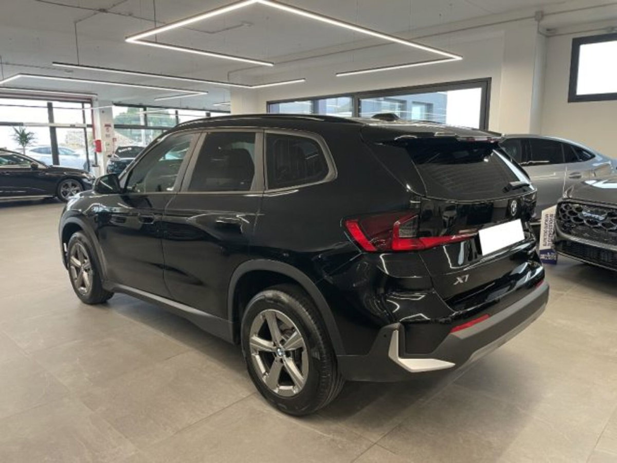 BMW X1 sDrive 18d Edition Essence (4)
