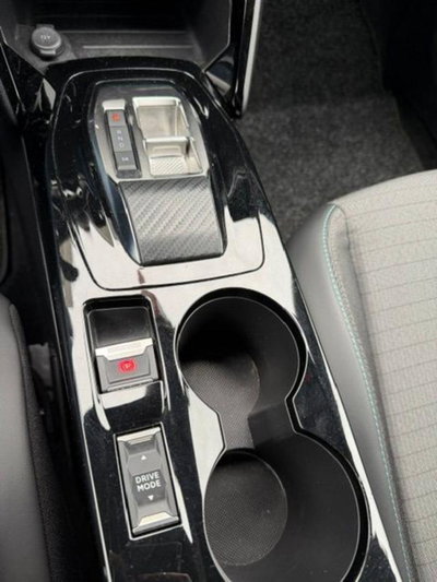 Peugeot 2008 PureTech 130 S&S EAT8 Allure Pack (15)