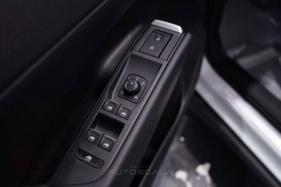 Volkswagen T-Roc 1.5 tsi R-Line dsg (10)