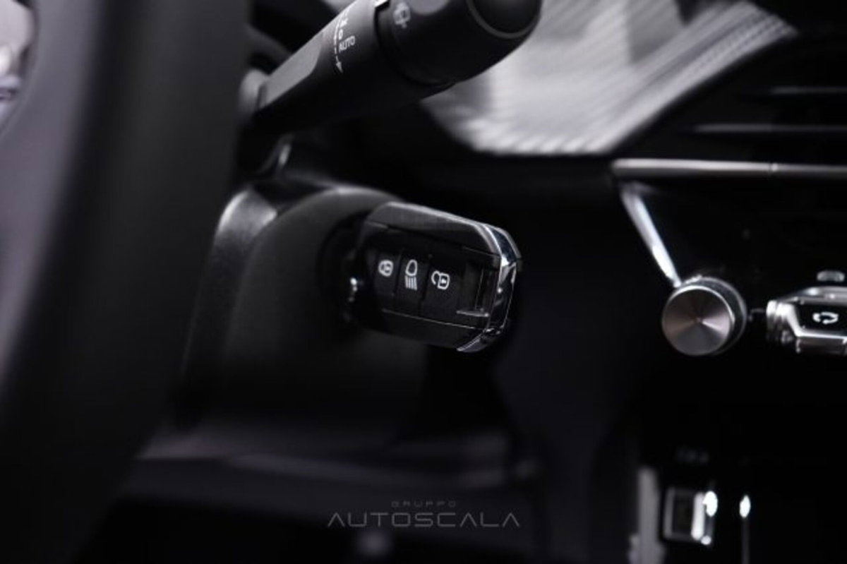 Peugeot 208 1.2 puretech Active s&s 100cv (18)
