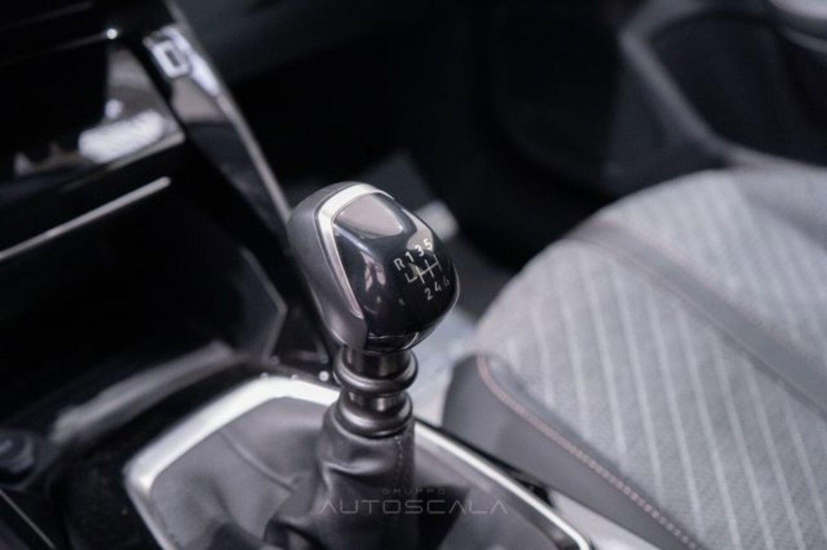 Peugeot 208 1.2 puretech Active s&s 100cv (18)