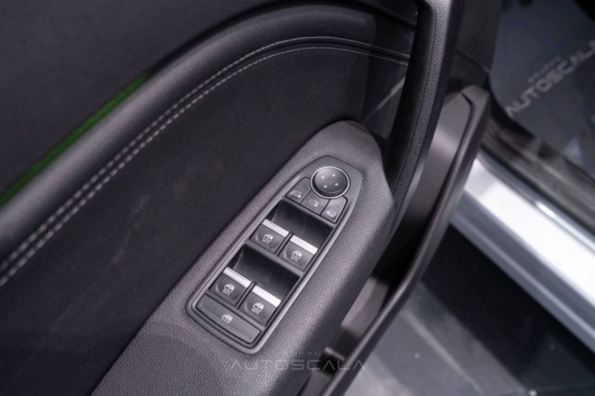 Renault Captur 1.0 tce Techno 90cv (11)