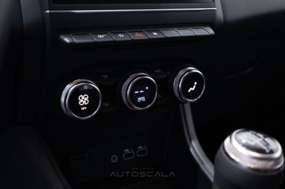 Renault Captur 1.0 tce Techno 90cv (18)