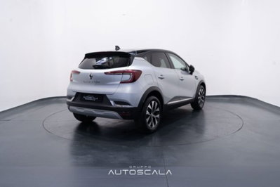 Renault Captur 1.0 tce Techno 90cv (8)