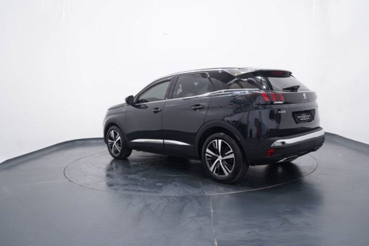 Peugeot 3008 BlueHDi 130 S&S EAT8 GT Line (4)