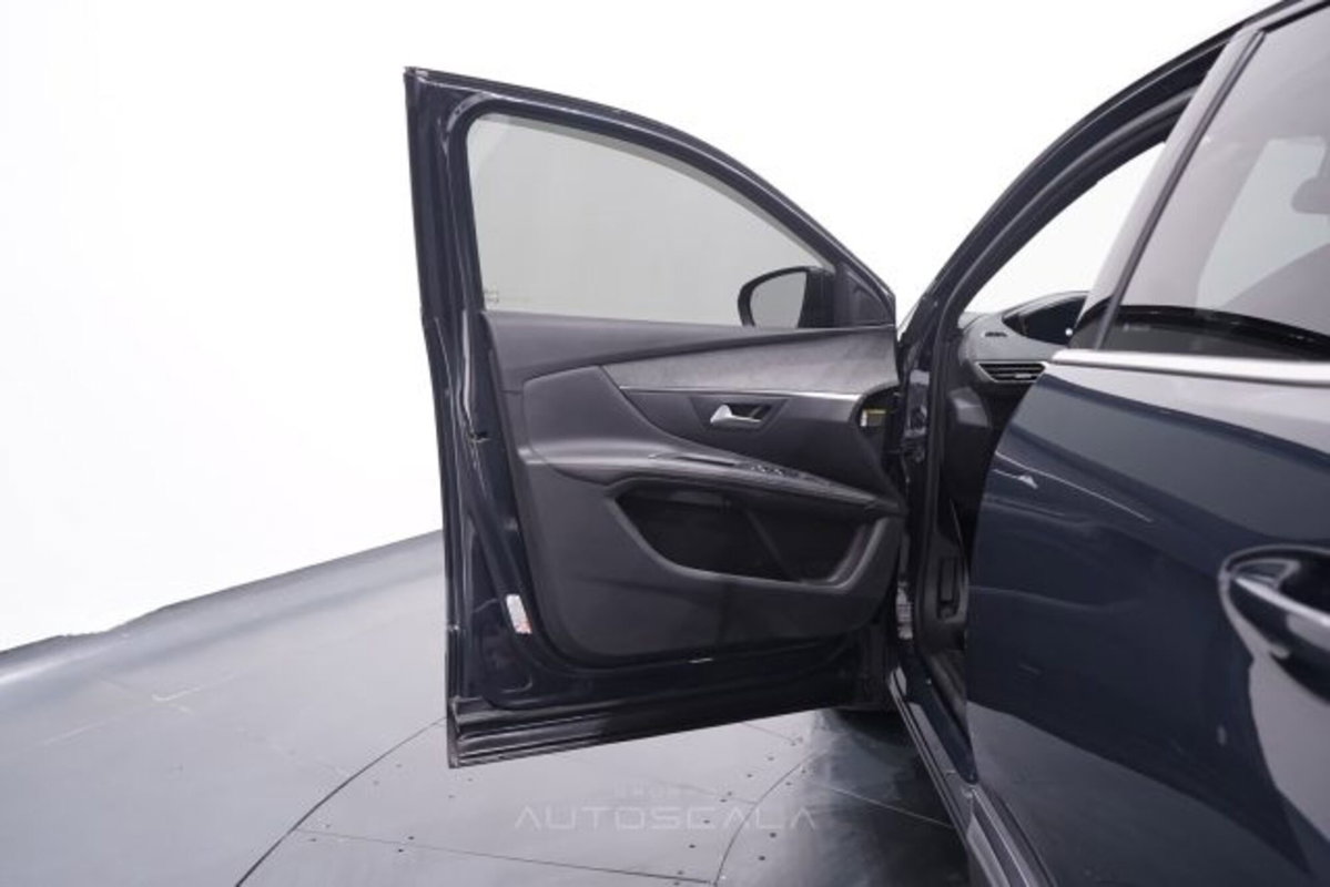 Peugeot 3008 BlueHDi 130 S&S EAT8 GT Line (9)