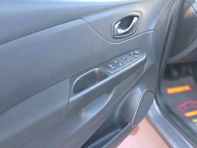 Renault Captur dCi 8V 90 CV Start&Stop Energy Life (18)