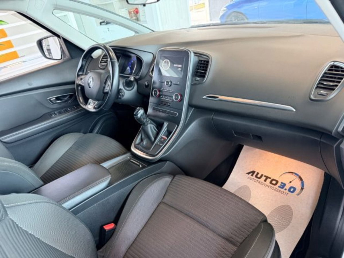 Renault Scenic E-Tech Electric XMod dCi 110 CV Start&Stop Energy Limited (9)