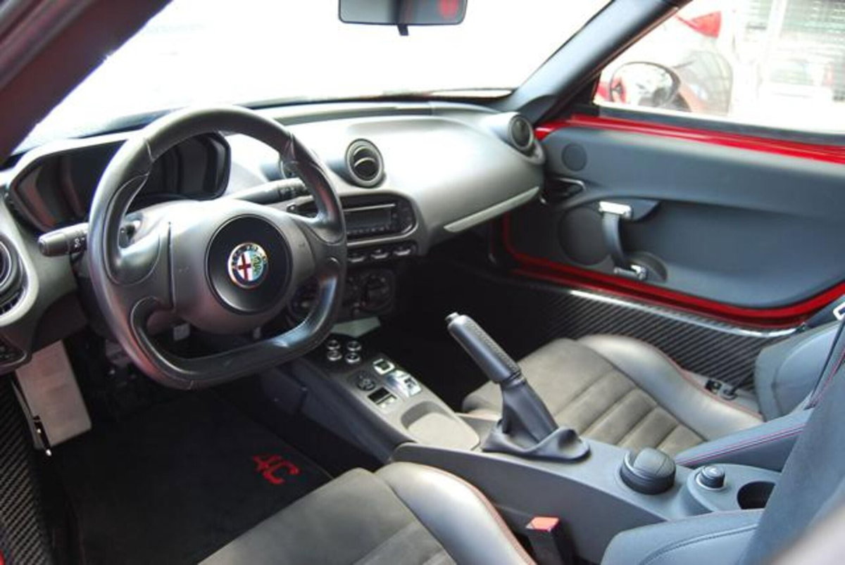 Alfa Romeo 4C Coupé 4C 1750 TBi (10)