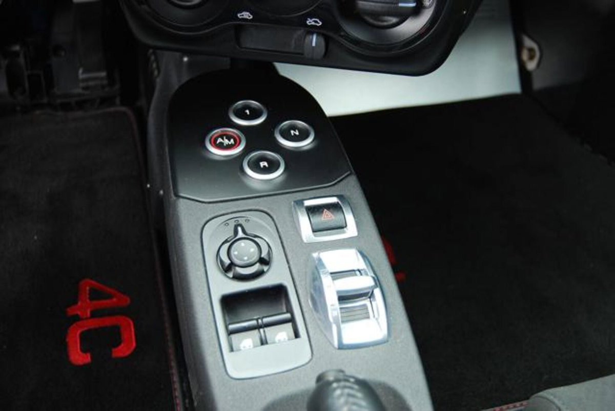 Alfa Romeo 4C Coupé 4C 1750 TBi (12)