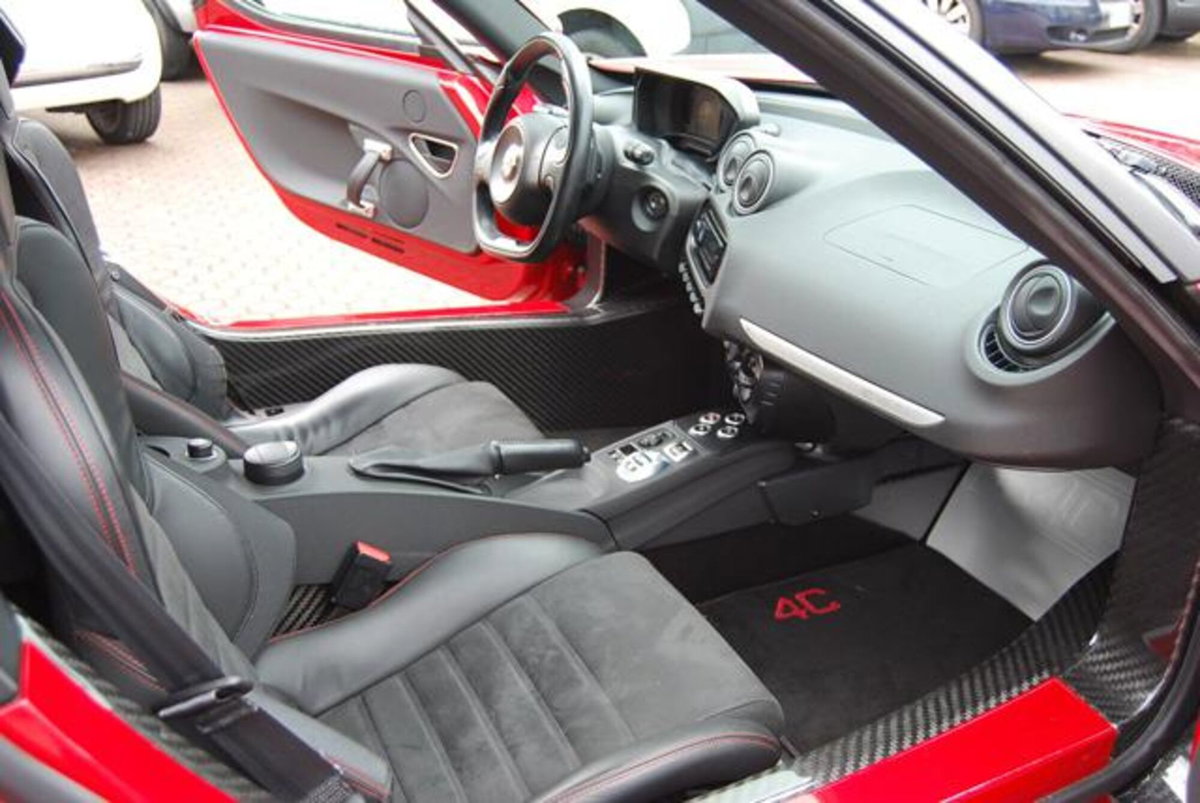 Alfa Romeo 4C Coupé 4C 1750 TBi (14)