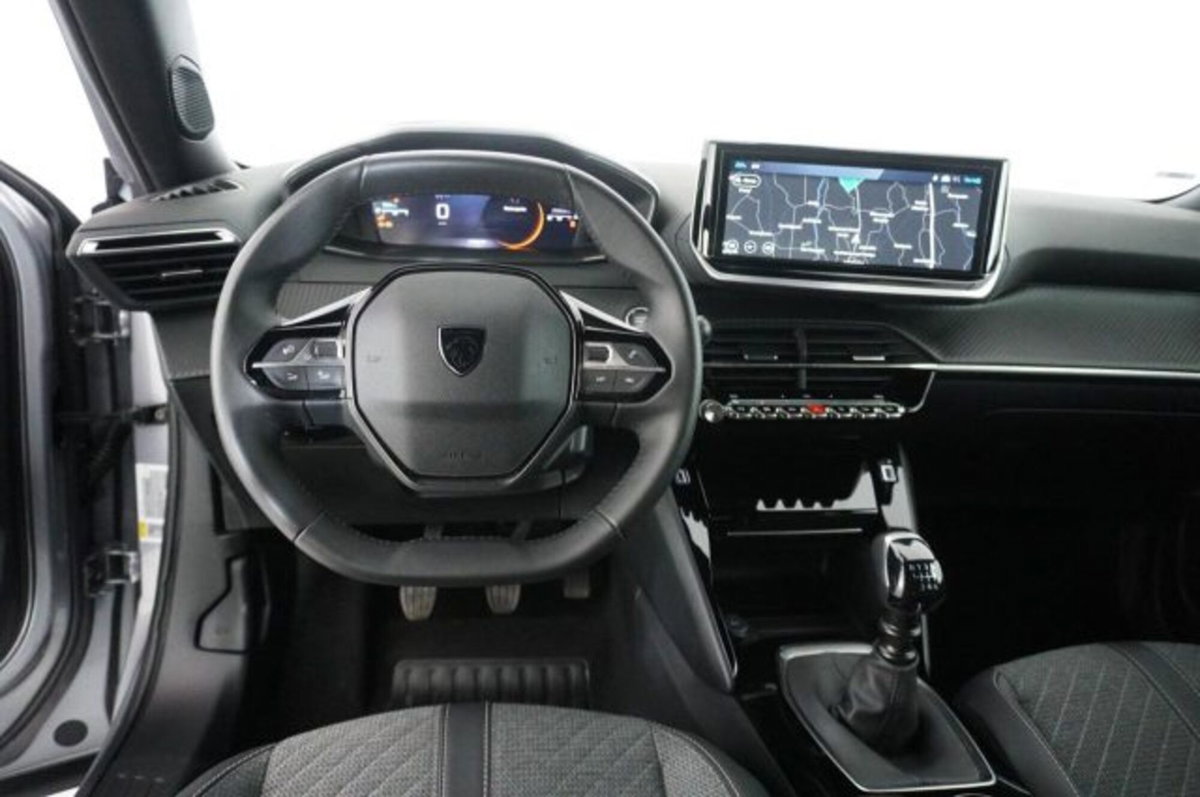 Peugeot 2008 1.2 puretech Allure s&s 100cv (8)