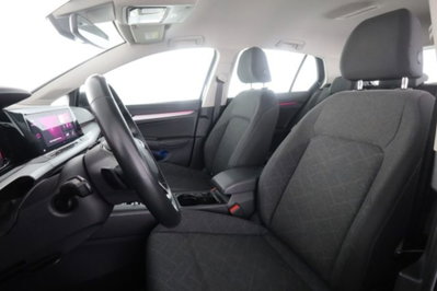 Volkswagen Golf Variant 1.0 eTSI EVO DSG Life (2)