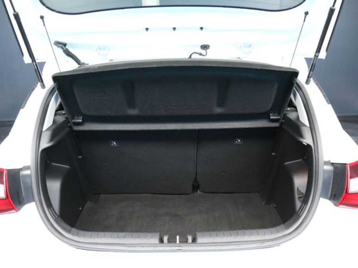 Hyundai i20 1.2 mpi Connectline mt (7)