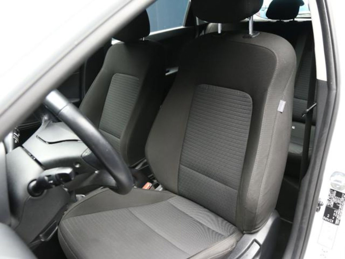 Hyundai i20 1.2 mpi Connectline mt (9)