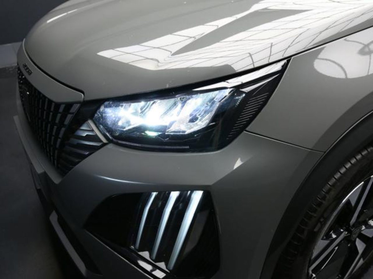 Peugeot 2008 PureTech 100 S&S Allure (10)