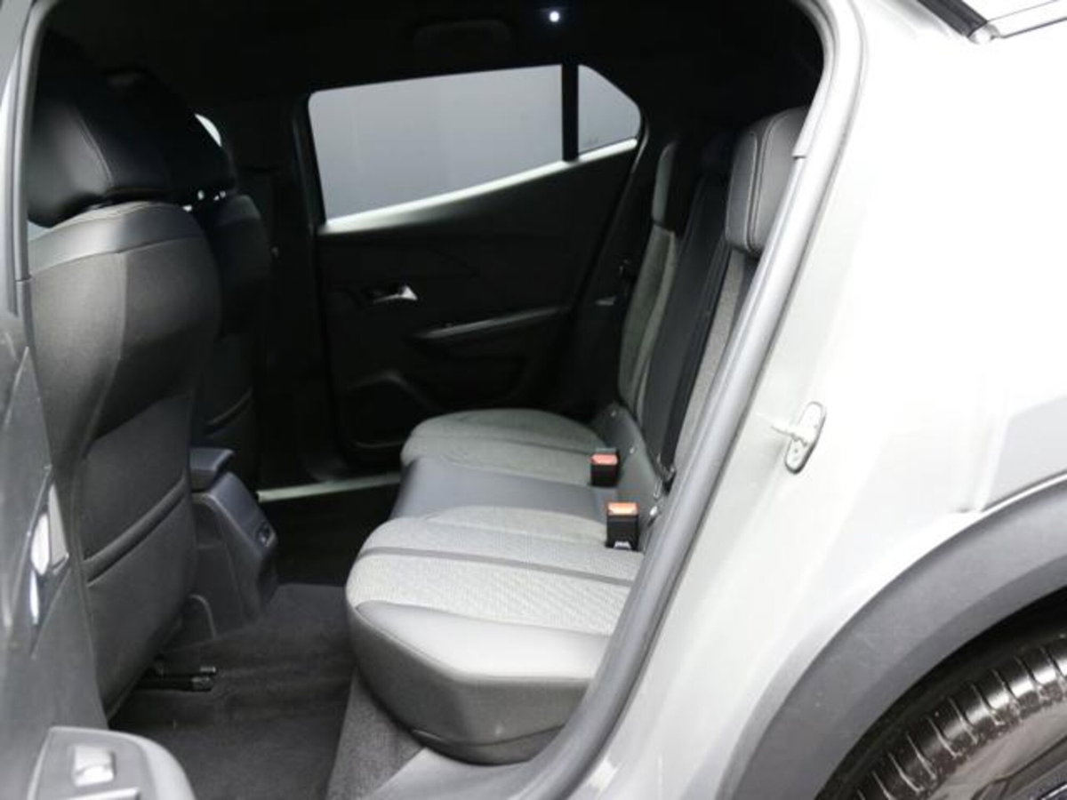Peugeot 2008 PureTech 100 S&S Allure (8)