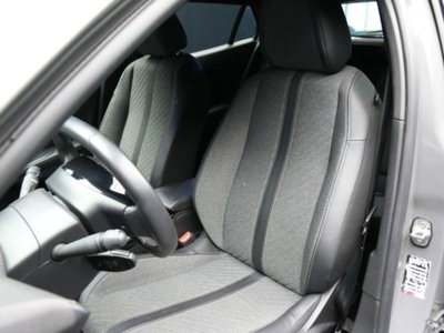 Peugeot 2008 PureTech 100 S&S Allure (9)