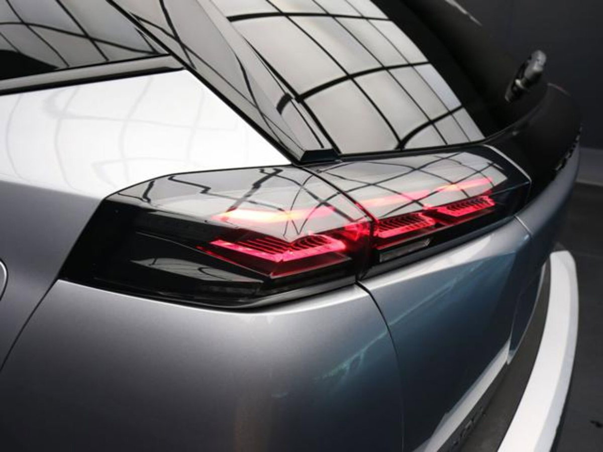Peugeot 2008 1.2 puretech Allure s&s 130cv eat8 (11)